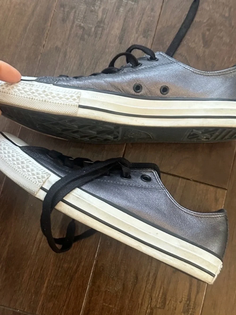 Converse Metallic Grey Leather Low-Top Sneakers 8.5 - Picture 6 of 7